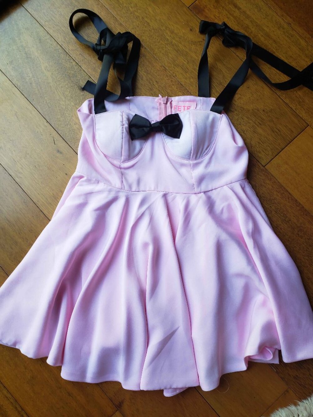 fete black and pink dress